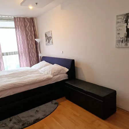 Apartman 21-th Floor Petrzalka *