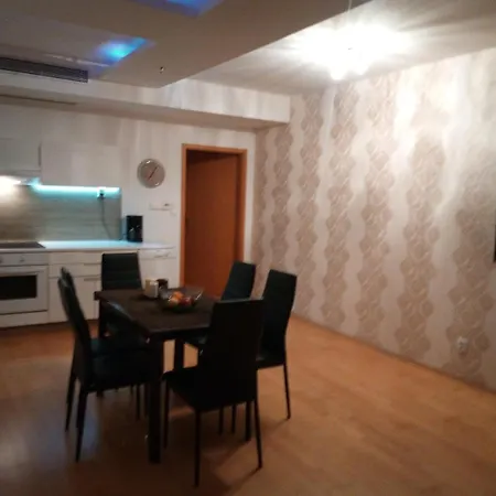 アパート 21-th Floor Petrzalka ブラチスラヴァ
